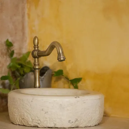 Ifigenia Traditional Rooms & Maisonettes Chania (Crete)