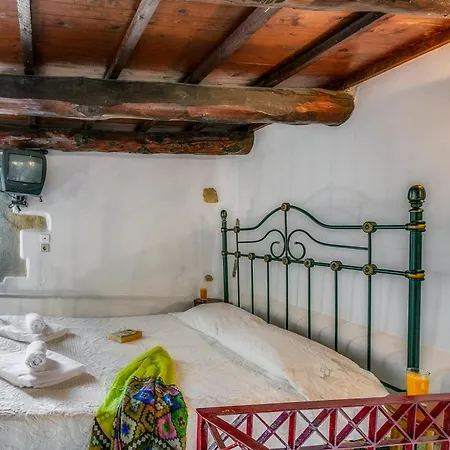 Apartment Ifigenia Traditional Rooms & Maisonettes