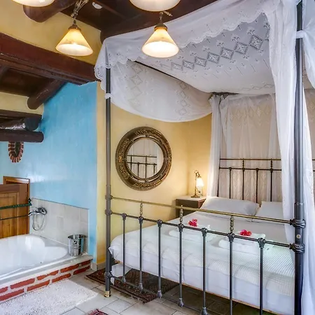 Ifigenia Traditional Rooms & Maisonettes Apartment *