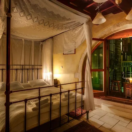 Ifigenia Traditional Rooms & Maisonettes Chania (Crete)