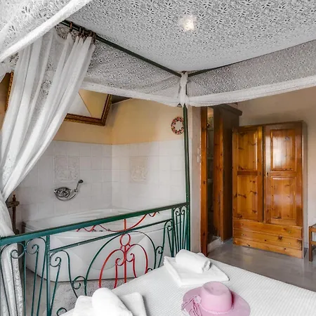 Ifigenia Traditional & Maisonettes *
