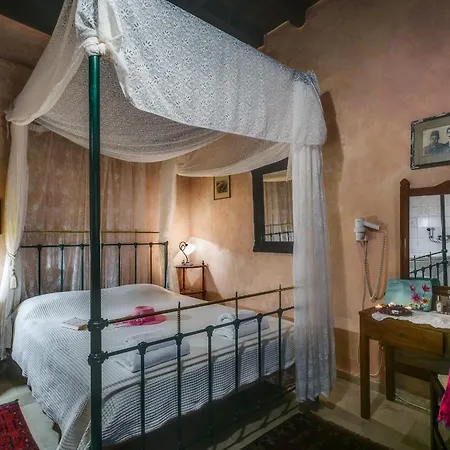 Ifigenia Traditional Rooms & Maisonettes