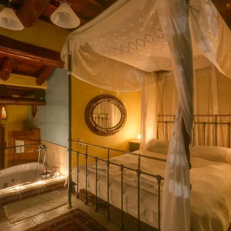 Ifigenia Traditional & Maisonettes * Ханья (Крит)