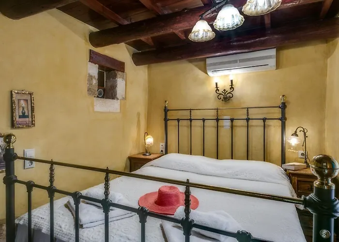 Daire Ifigenia Traditional & Maisonettes Hanya