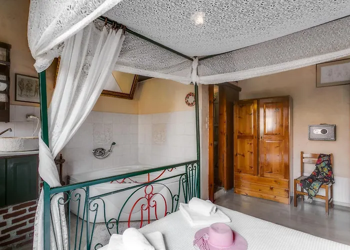 Ifigenia Traditional & Maisonettes *