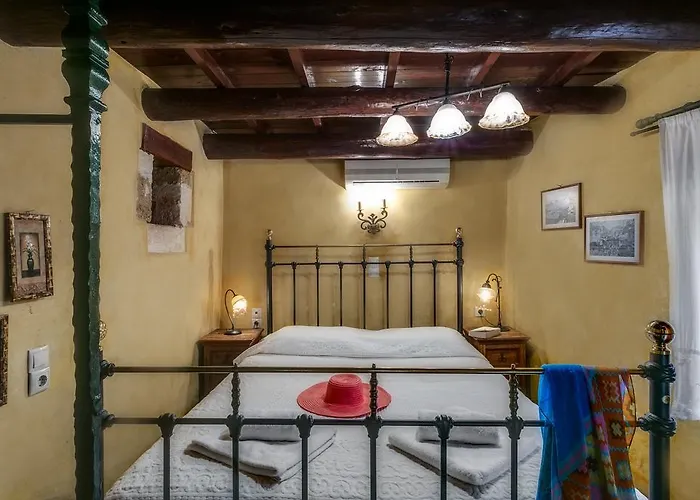 Ifigenia Traditional & Maisonettes Daire *