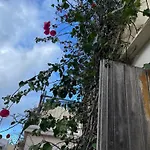 Ifigenia Traditional Rooms & Maisonettes Apartment *